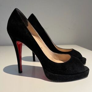 Christian Louboutin Very Prive Black Suede Heels Siz